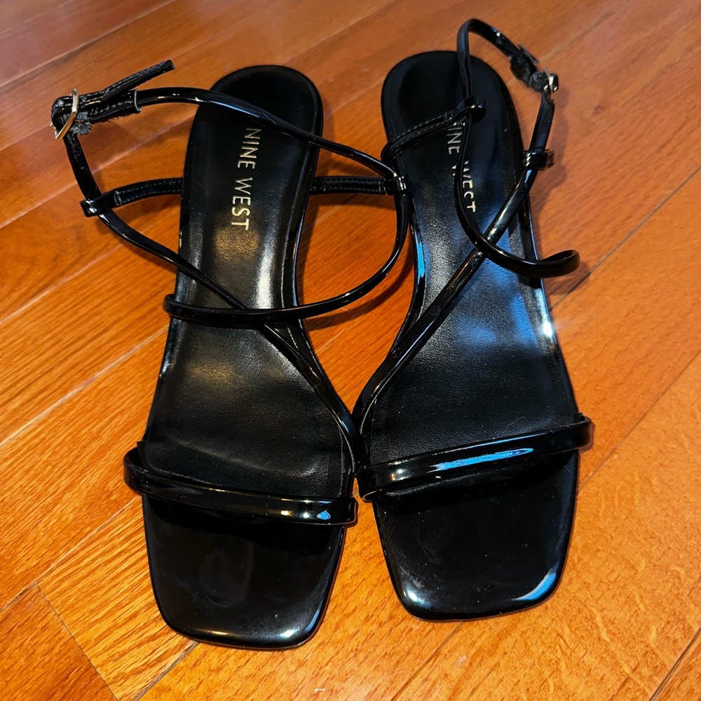 Black Kitten Heel